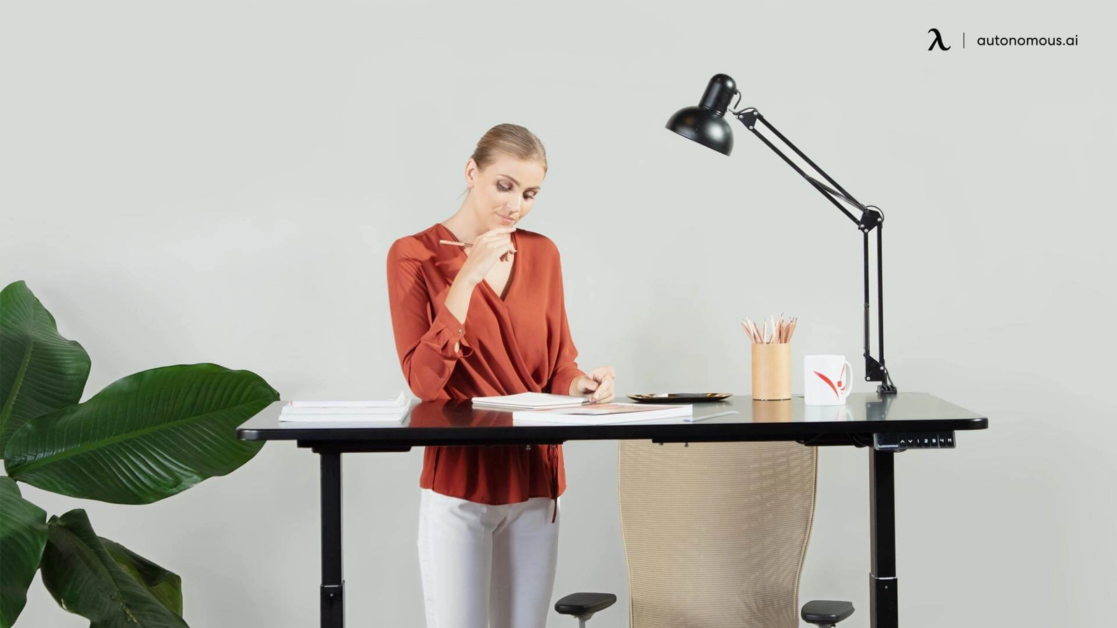 How to Use a Standing Desk for Comfort and Productivity