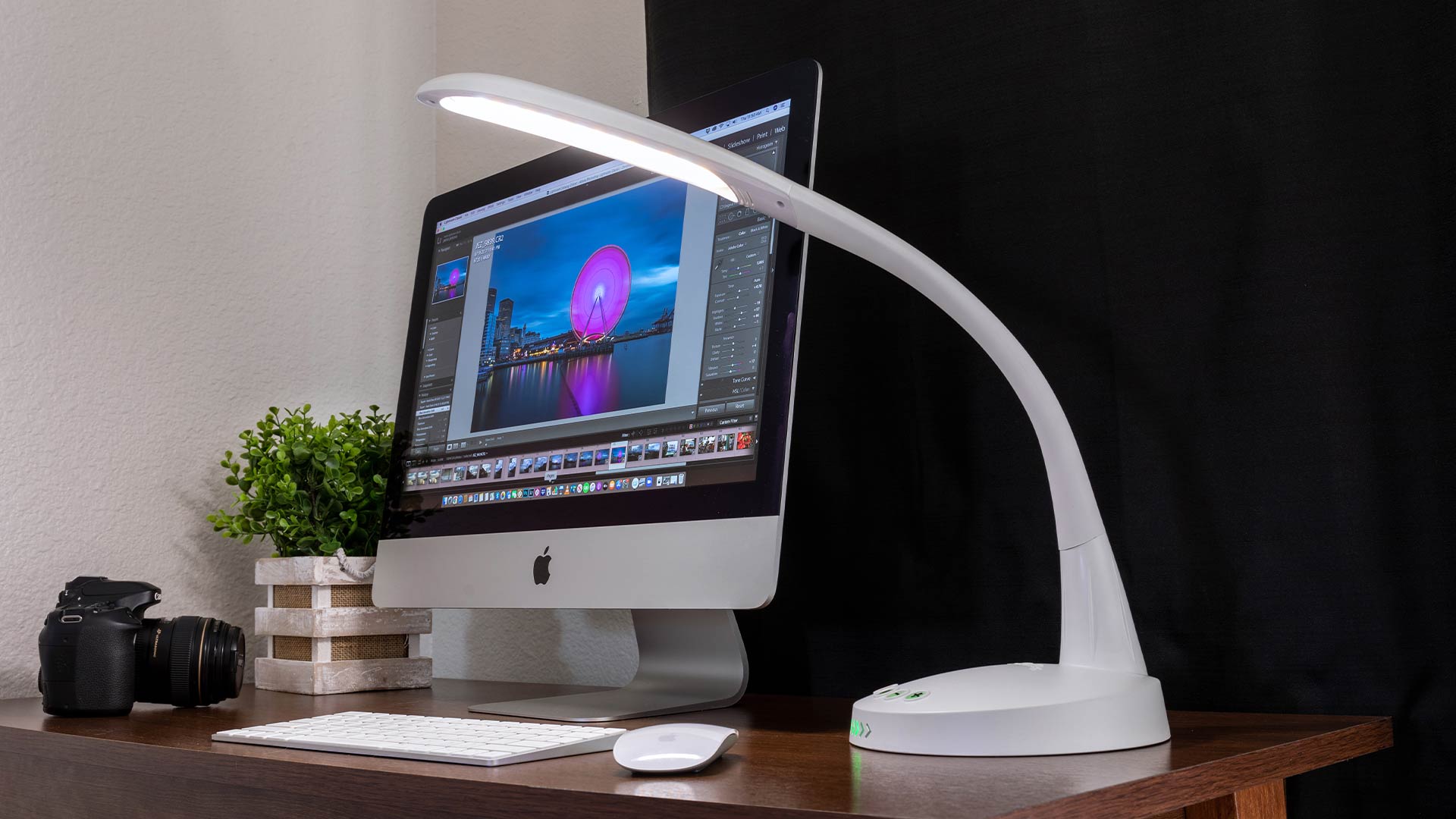 Stella Lighting Wireless LED Task Lamp