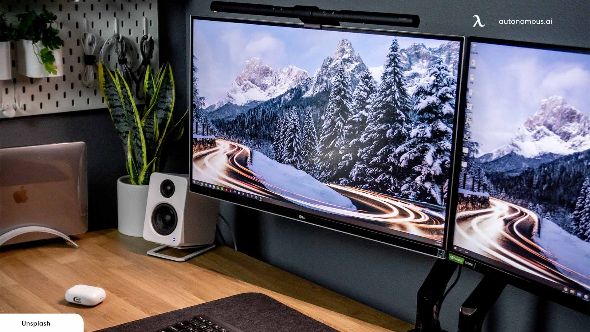 Side-by-Side Arrangement with small desk dual monitor setup