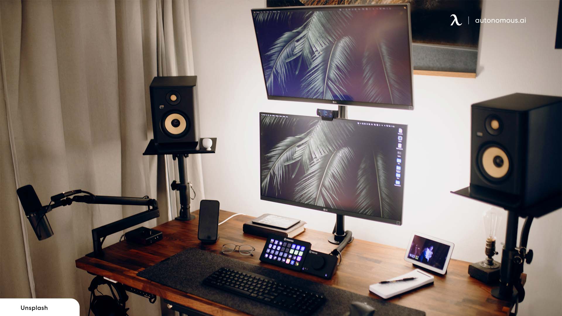 small desk dual monitor setup